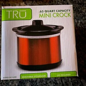 TRU Red Mini Crock Pot-NWOT